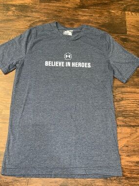 Tee Shirt under armour Wounded Warrior Project men’s small loose